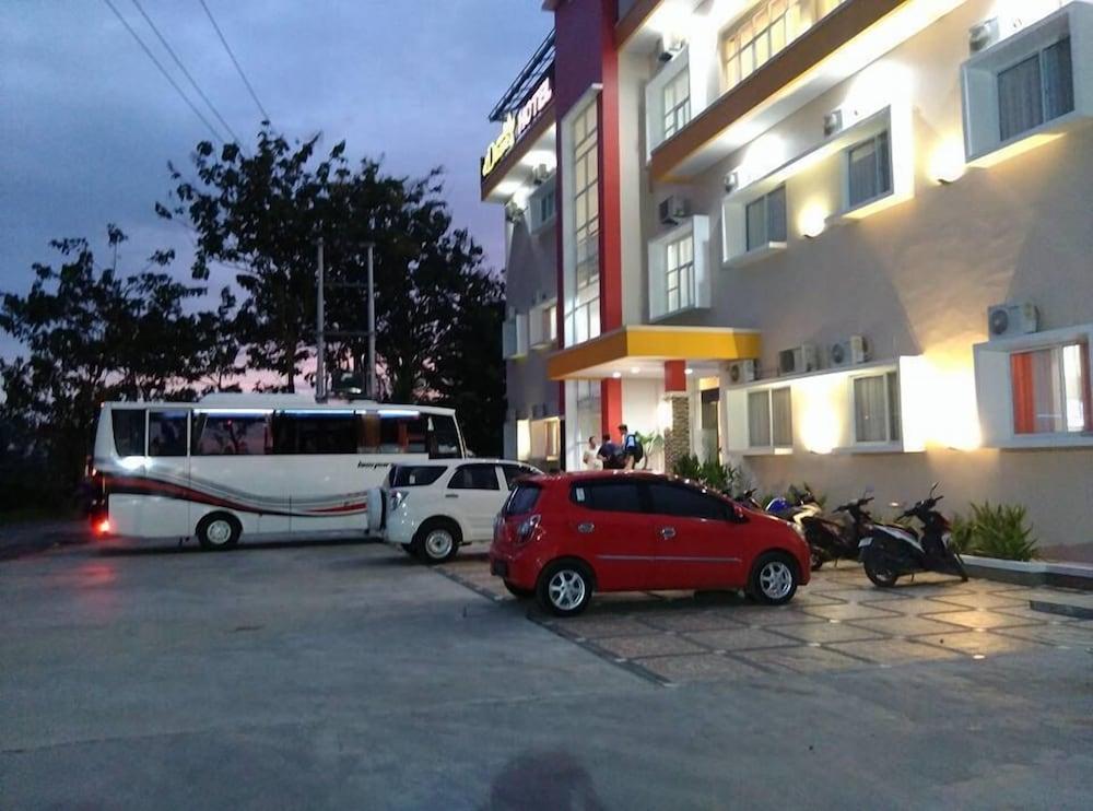 New D'Dhave Hotel Padang  Extérieur photo