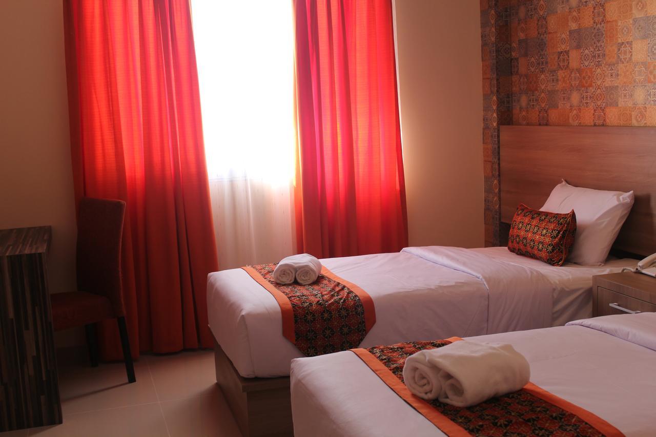 New D'Dhave Hotel Padang  Extérieur photo