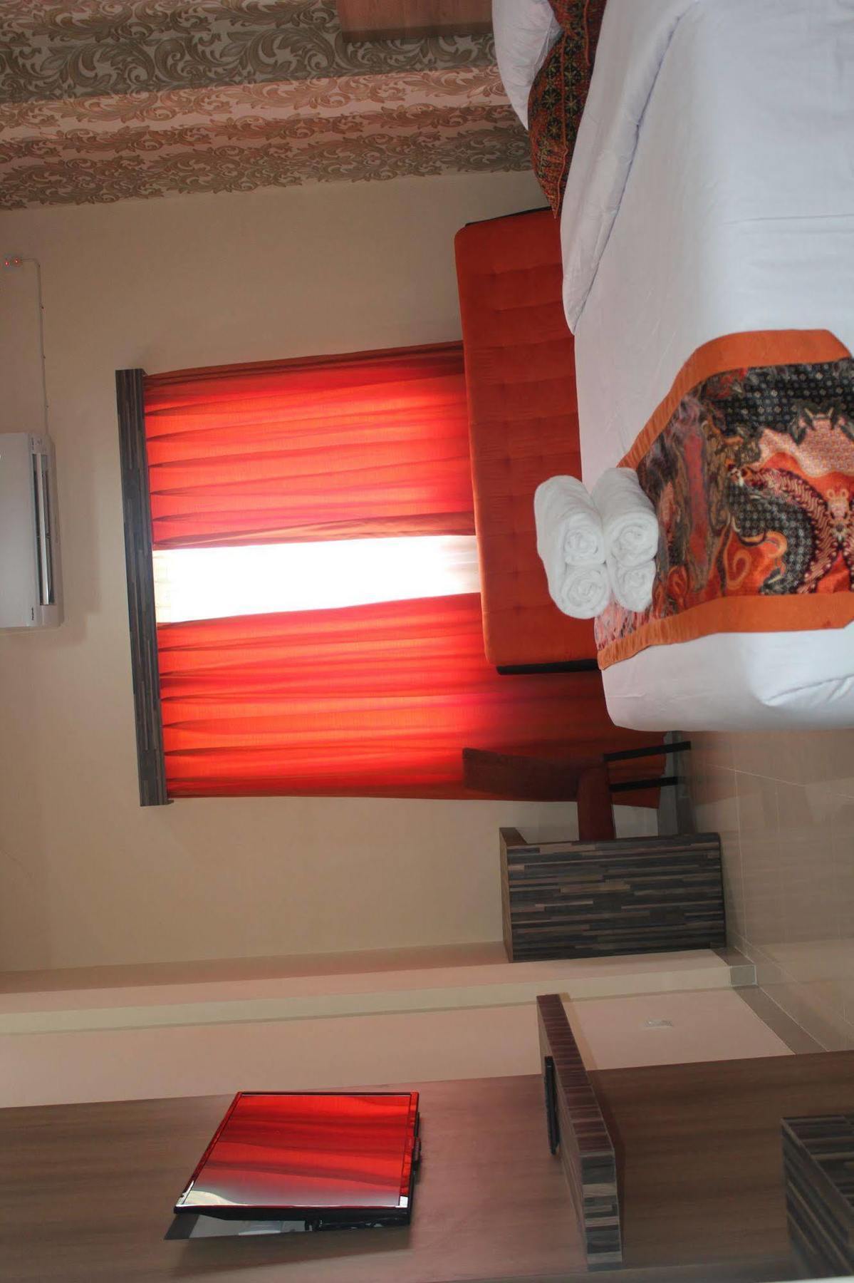 New D'Dhave Hotel Padang  Extérieur photo