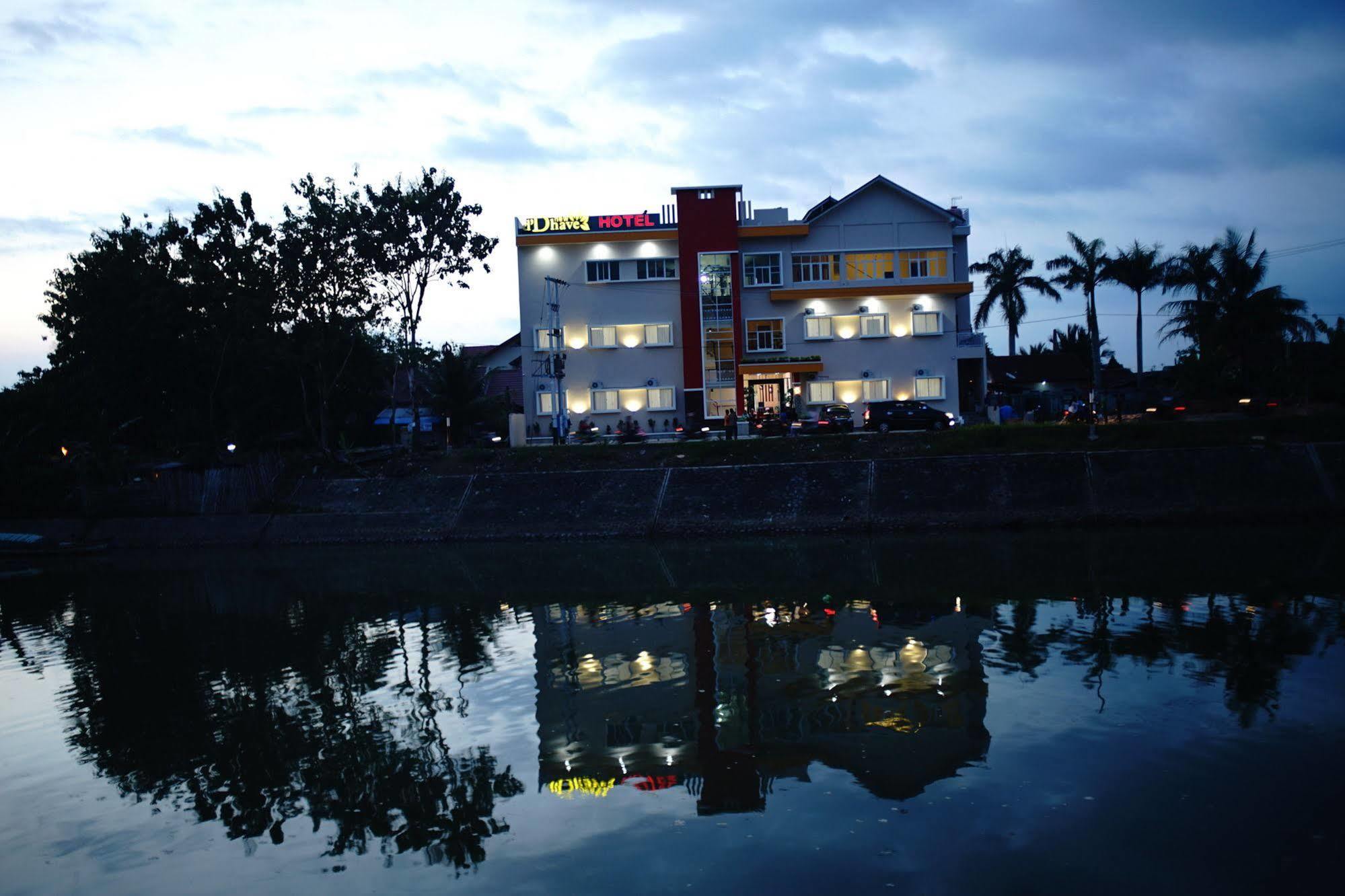 New D'Dhave Hotel Padang  Extérieur photo